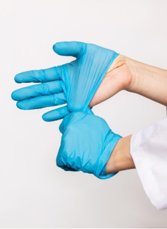 Перчатки медицинские: латексные, нитриловые или виниловые — что лучше?